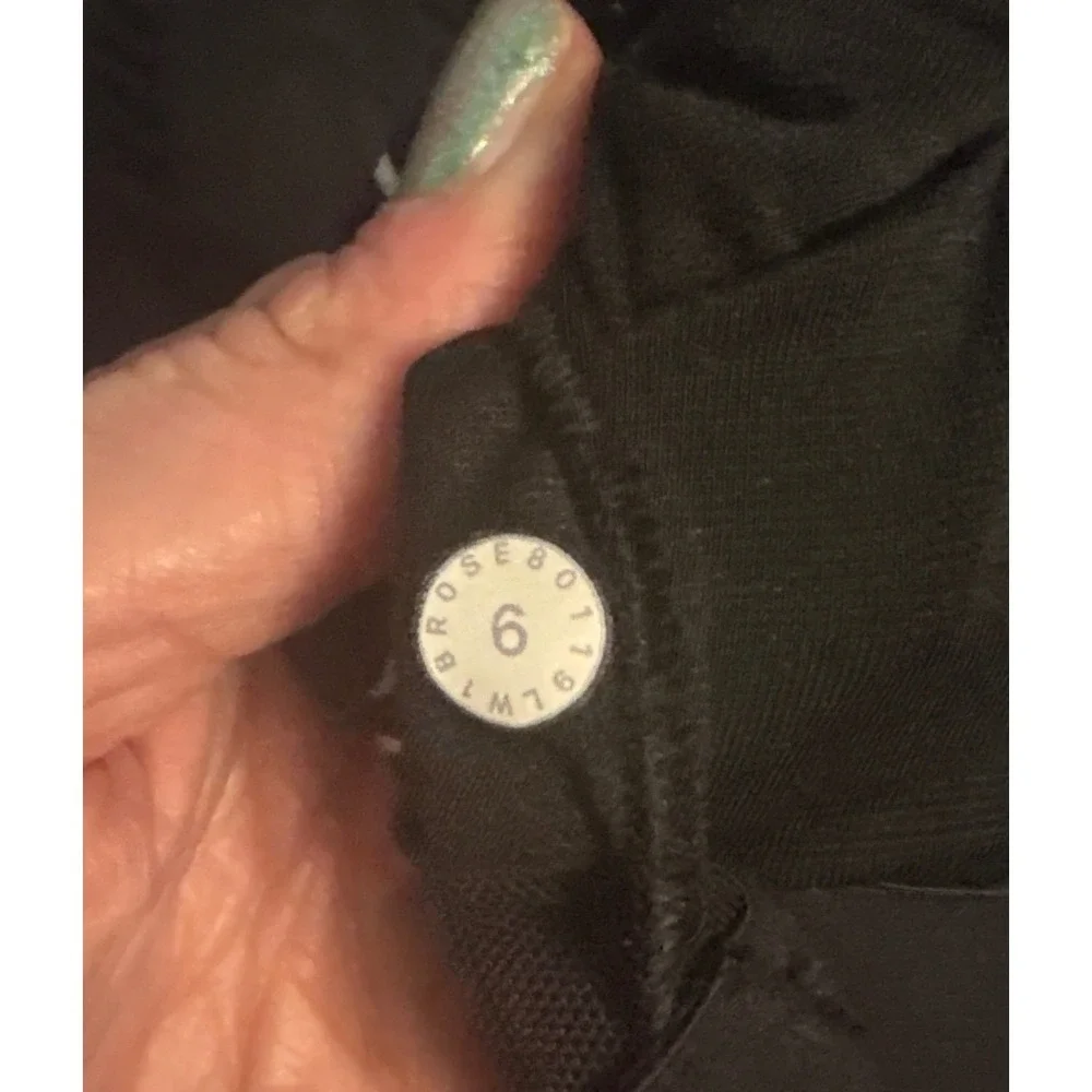 Lululemon Black & White‎ Parallel Stripe Power Y Tank, Size 6